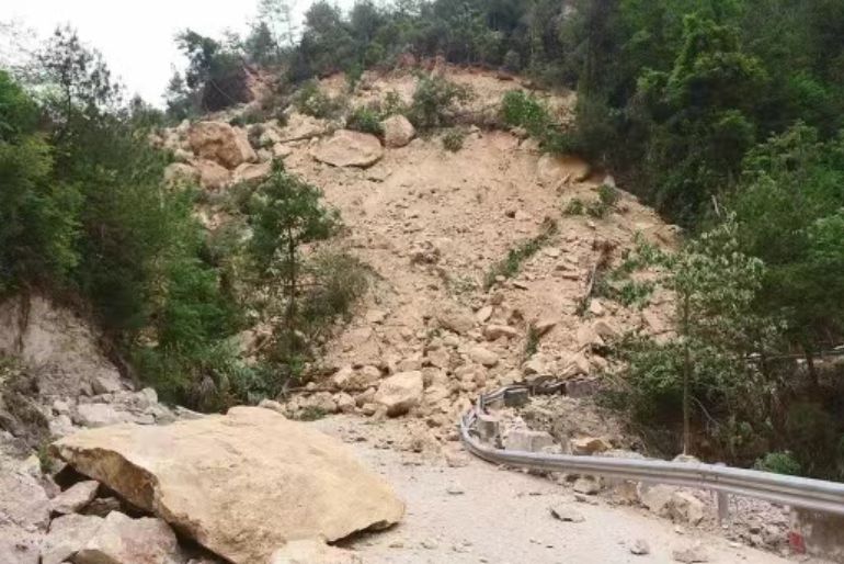 thane landslide