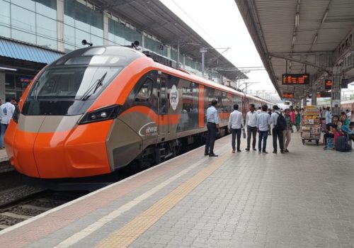 Lucknow Mumbai Sleeper Vande Bharat