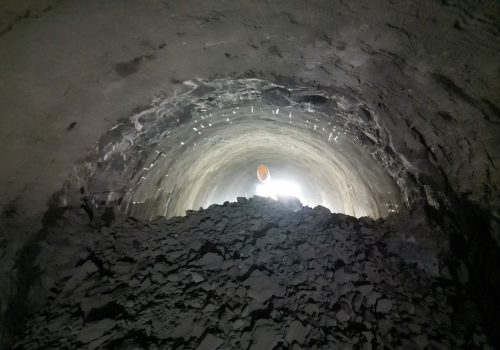 TUNNEL