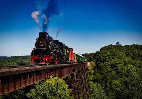 Train-Travel-Tips-To-Keep-You-On-The-Right-Track