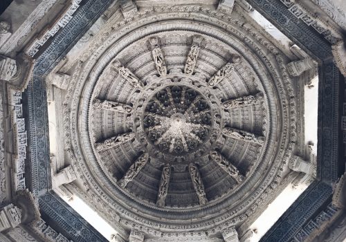 amisha-nakhwa-jWa9Xh8B064-unsplash-Ranakpur-temple