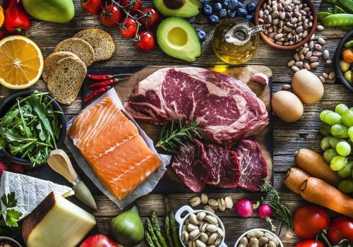 Healthy food tips for staying fit while traveling